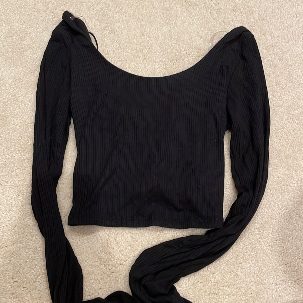 garage crop top🤍